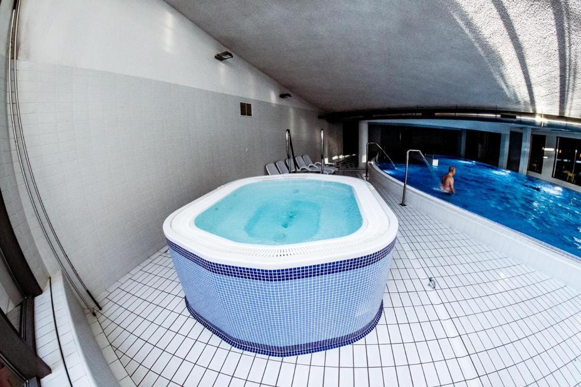 Premium Apartment For Old Town & Jewish Quarter Plus Pool كراكوفيا المظهر الخارجي الصورة